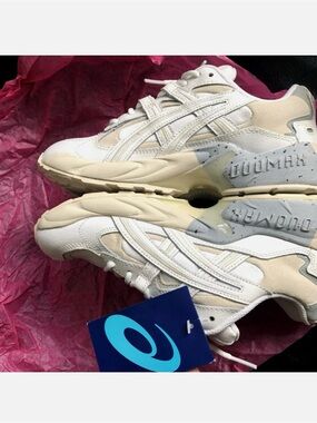 ASICS Gel Kayano 5 6.5 - 7 Beige Cream Chunky Soles Duomax as shown in Lululemon